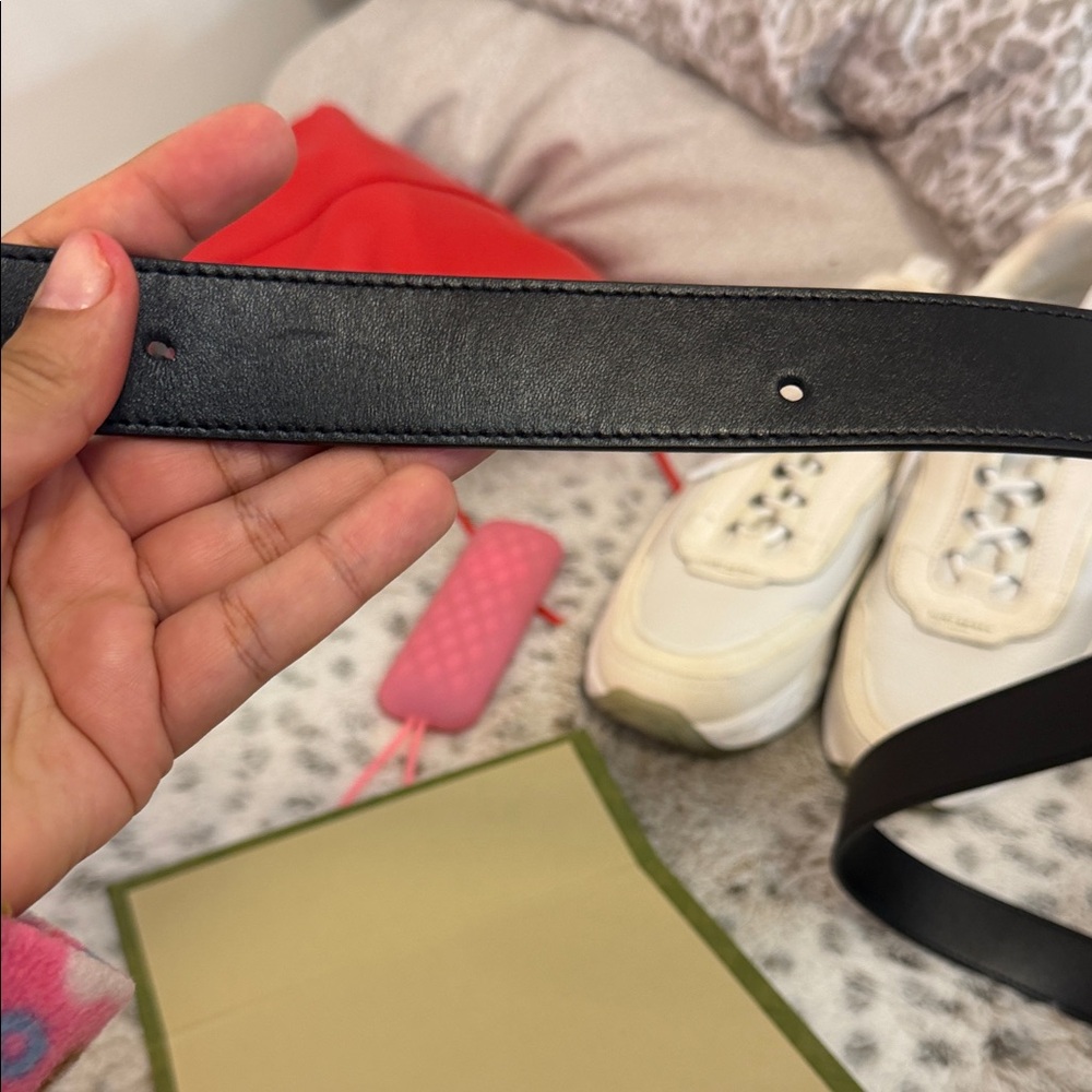 Gucci Black Leather Belt with Gold Double G Buckle - Picture 3 of 3